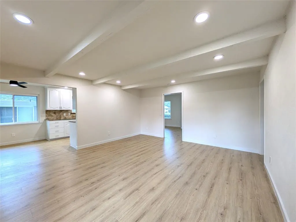 1400 Oakhill Drive