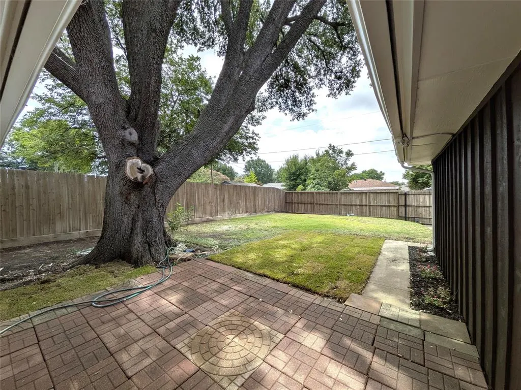 1400 Oakhill Drive
