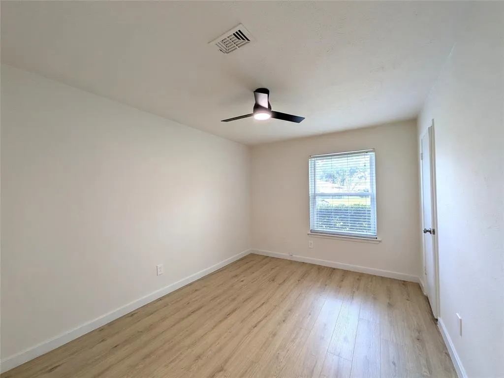 1400 Oakhill Drive