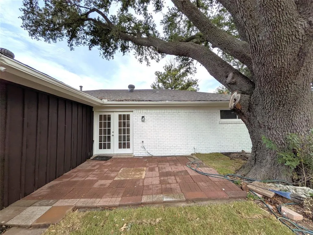 1400 Oakhill Drive