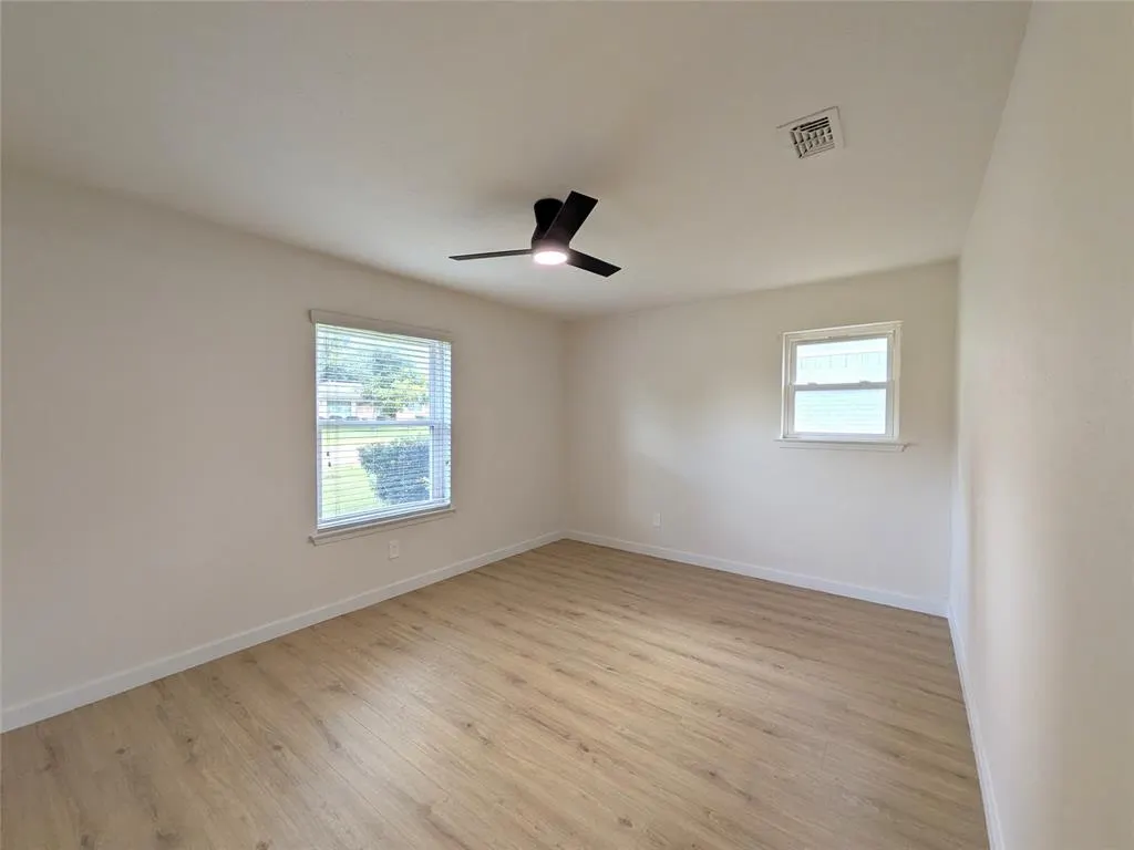 1400 Oakhill Drive
