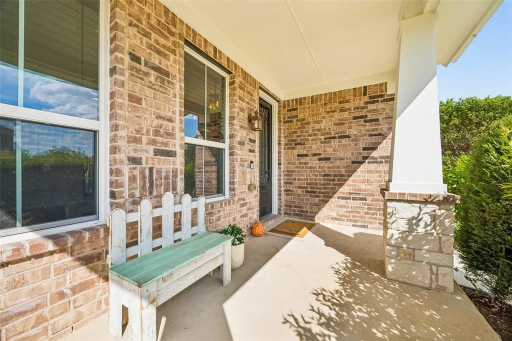 1409 Ellis Lane