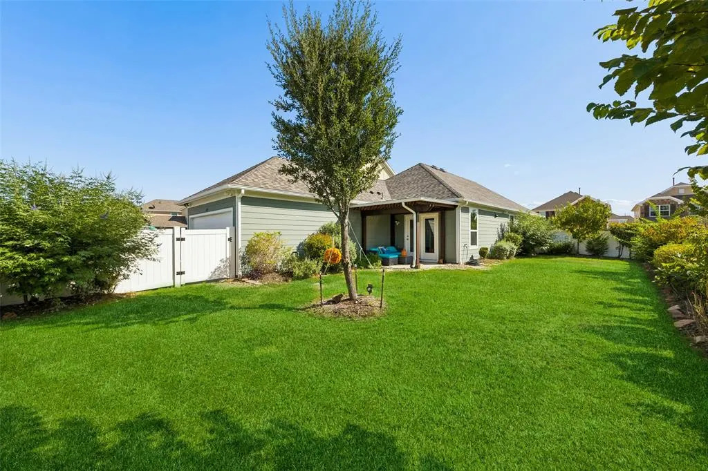 1409 Ellis Lane