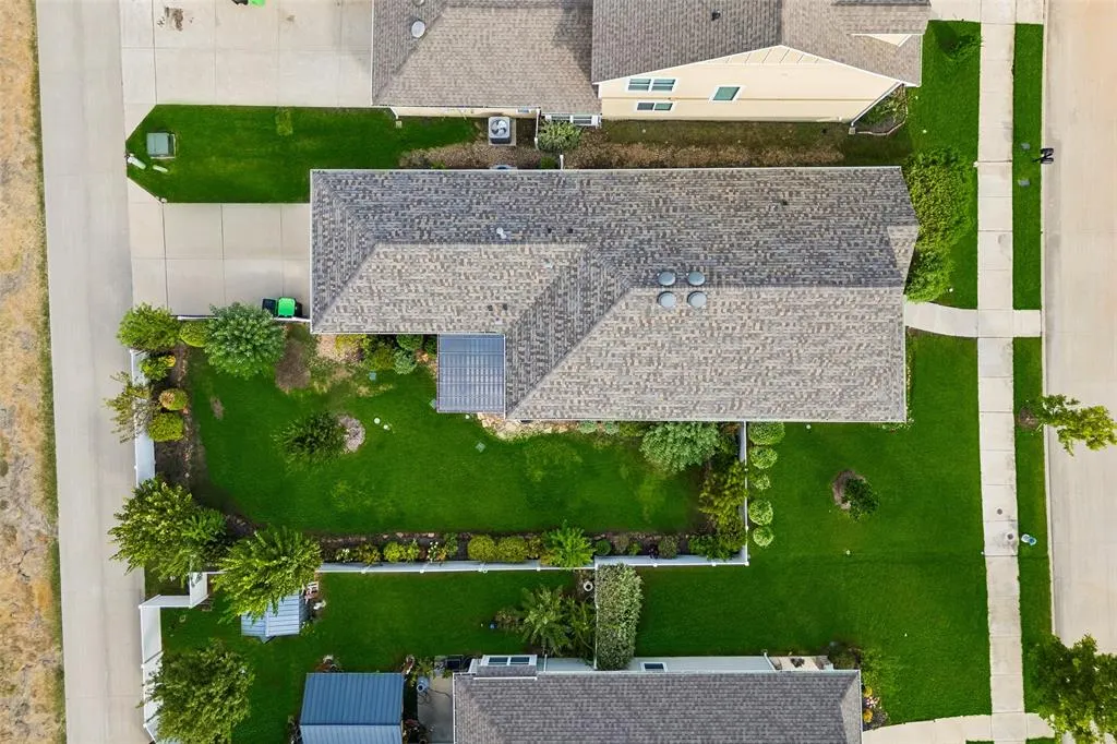 1409 Ellis Lane