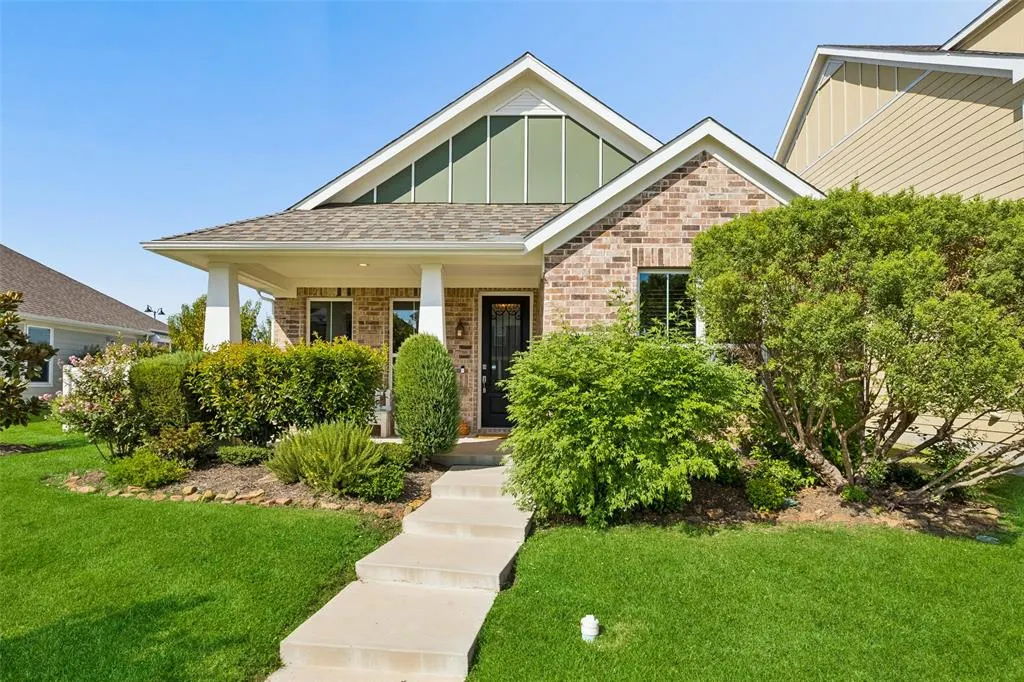 1409 Ellis Lane