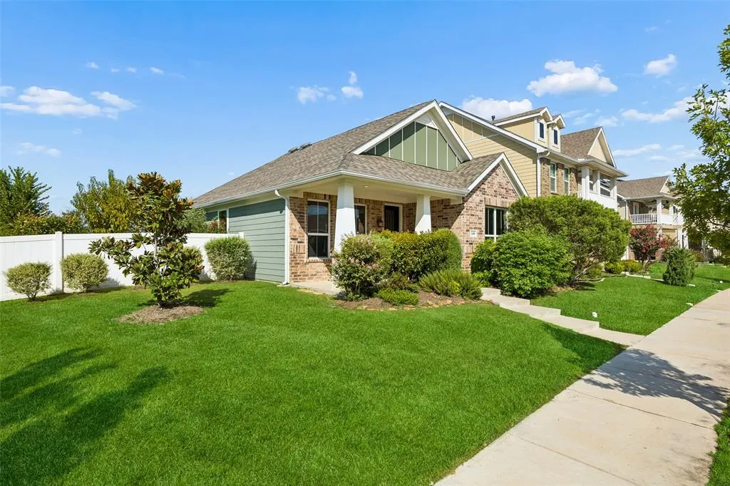 1409 Ellis Lane