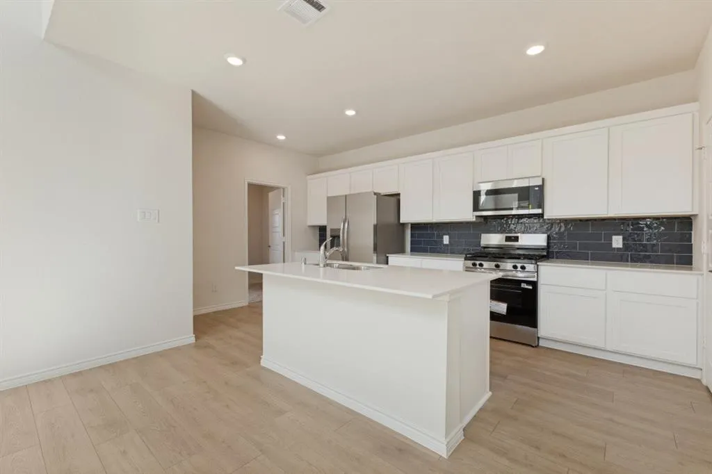 2529 Fairweather Drive