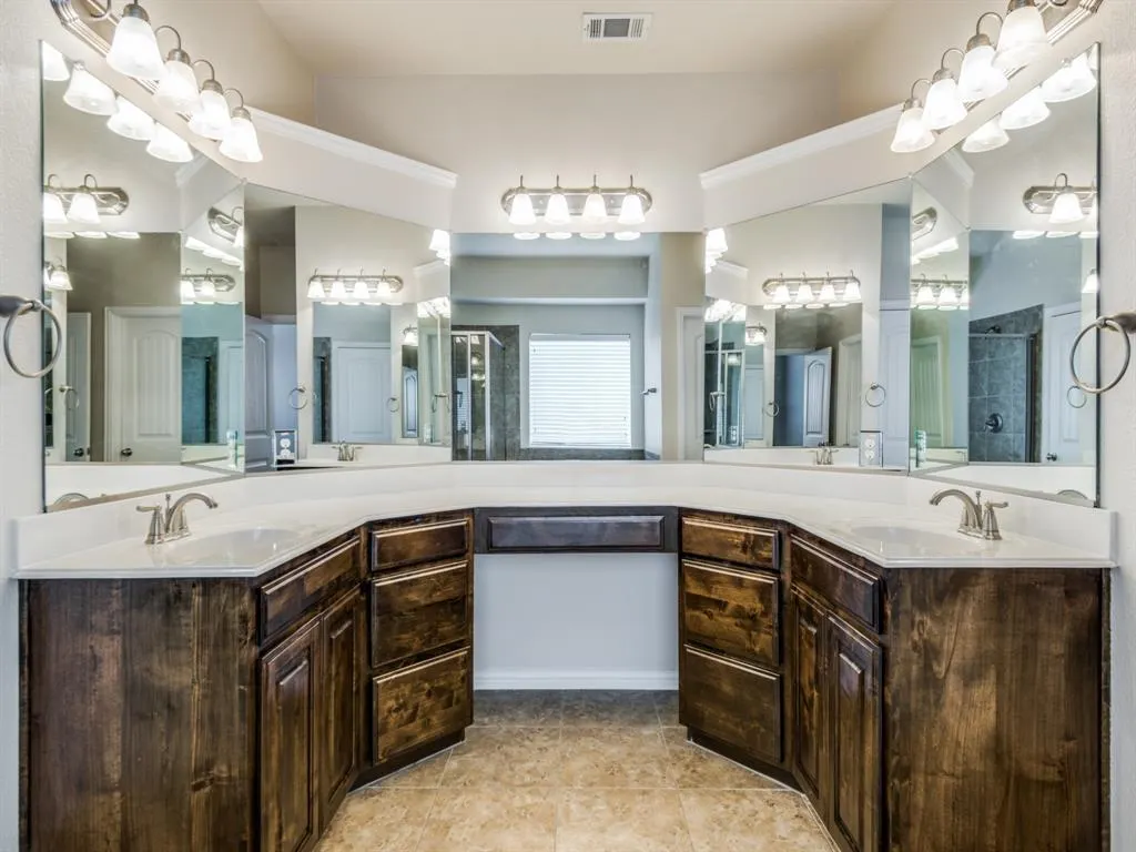 2405 Playa Del Mar Drive