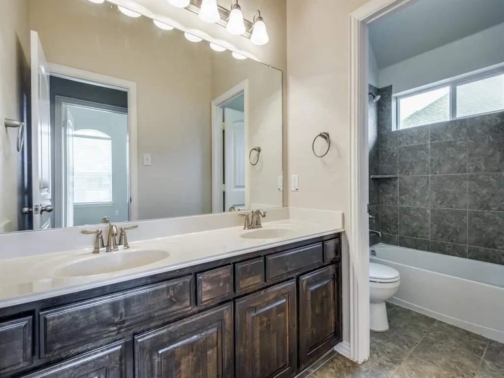 2405 Playa Del Mar Drive