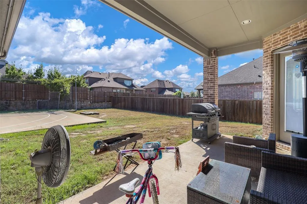 1800 Shavano Way