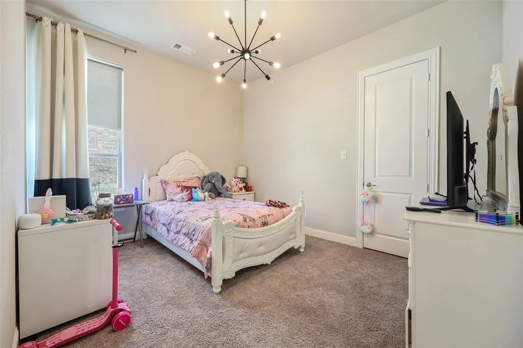 1800 Shavano Way