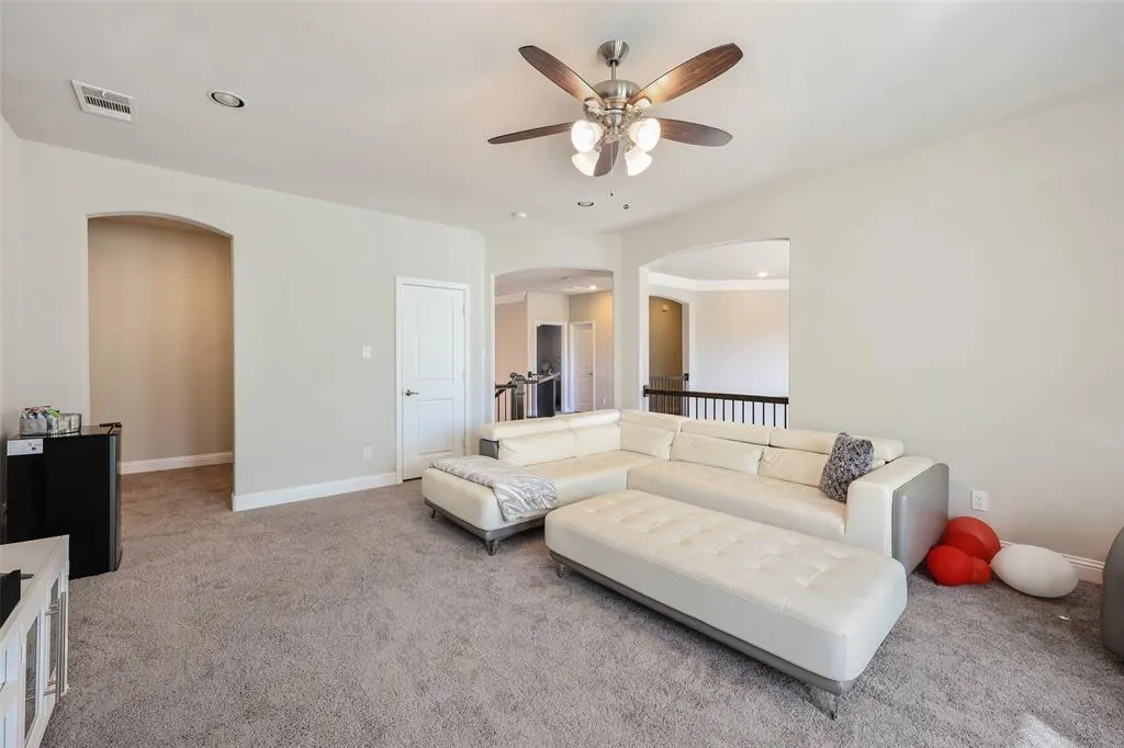 1800 Shavano Way