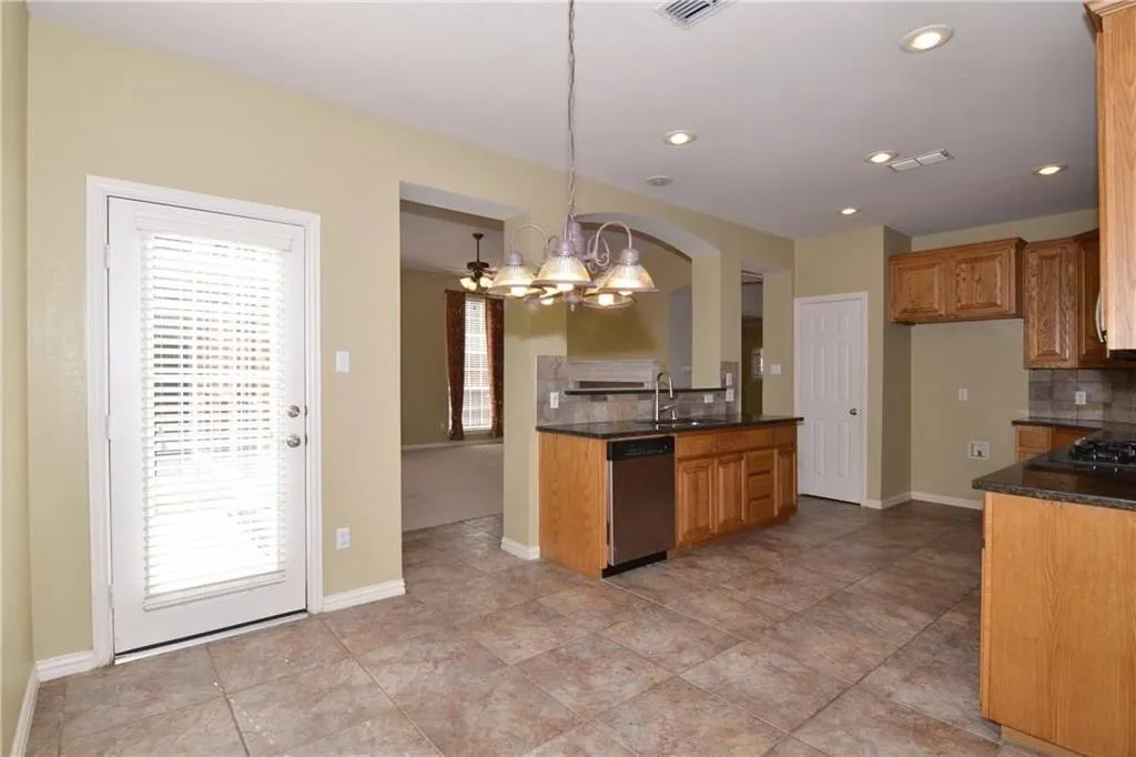 6386 Shadywood Drive