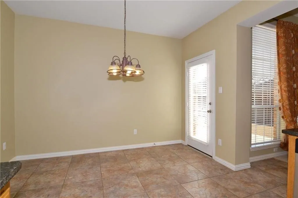 6386 Shadywood Drive