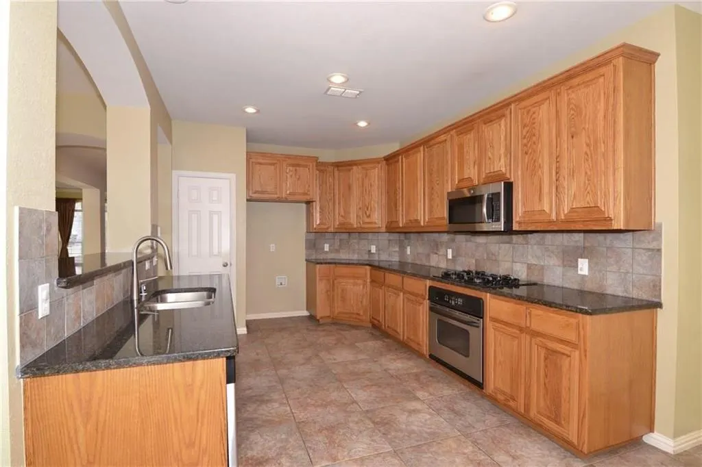 6386 Shadywood Drive