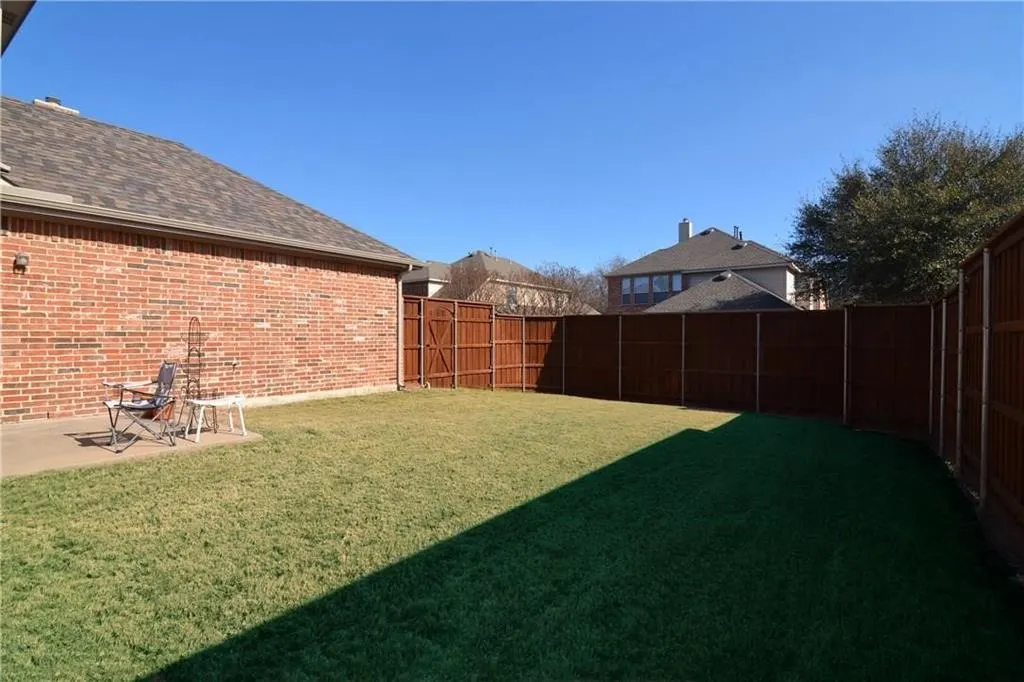 6386 Shadywood Drive