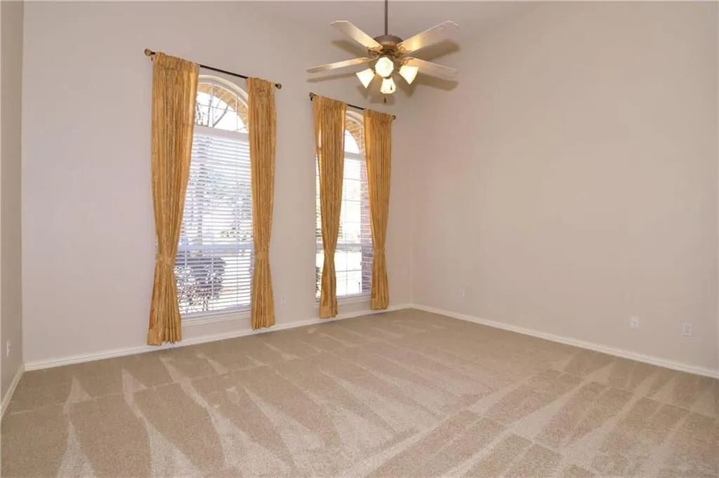 6386 Shadywood Drive