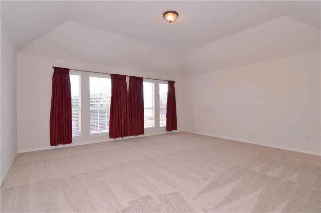 6386 Shadywood Drive