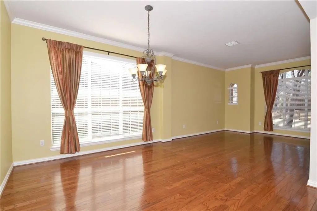 6386 Shadywood Drive