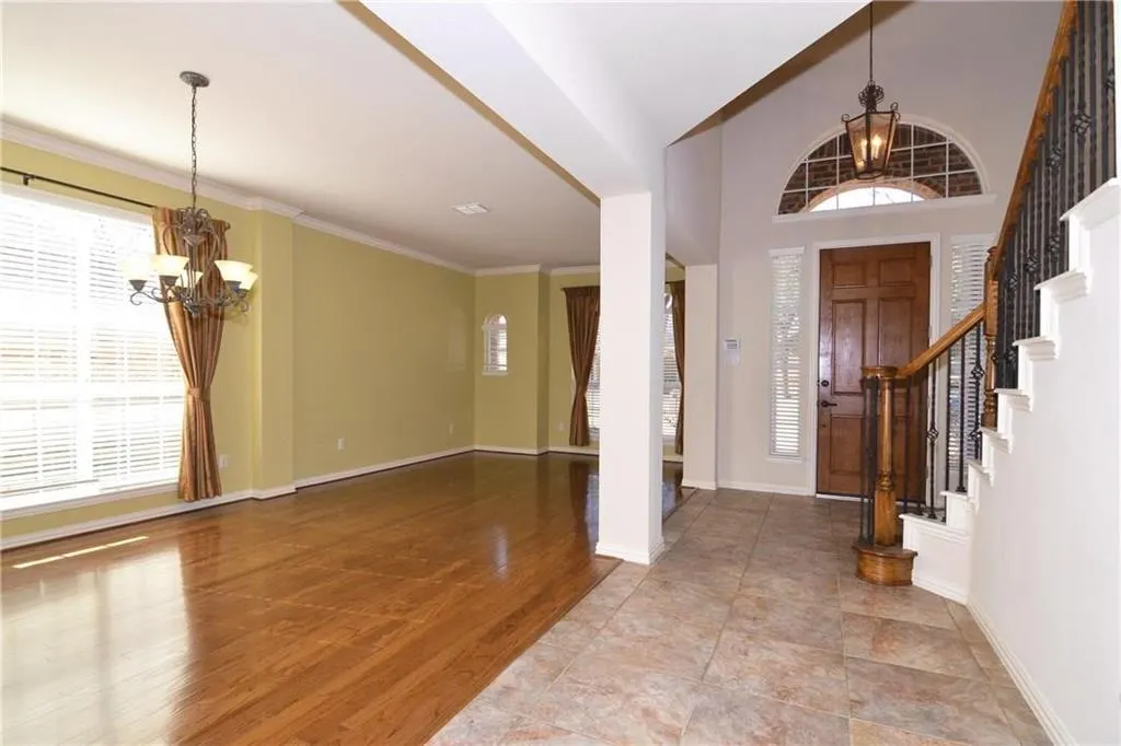 6386 Shadywood Drive