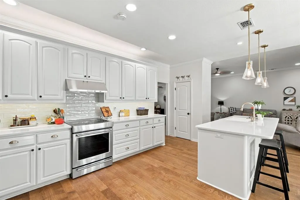 359 Leeward Circle