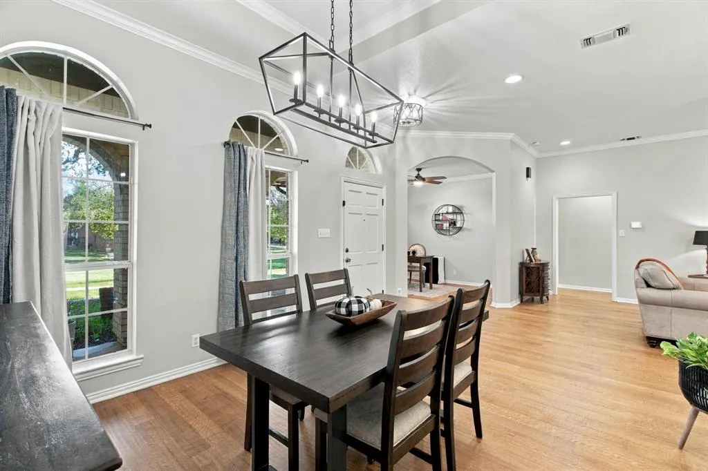 359 Leeward Circle