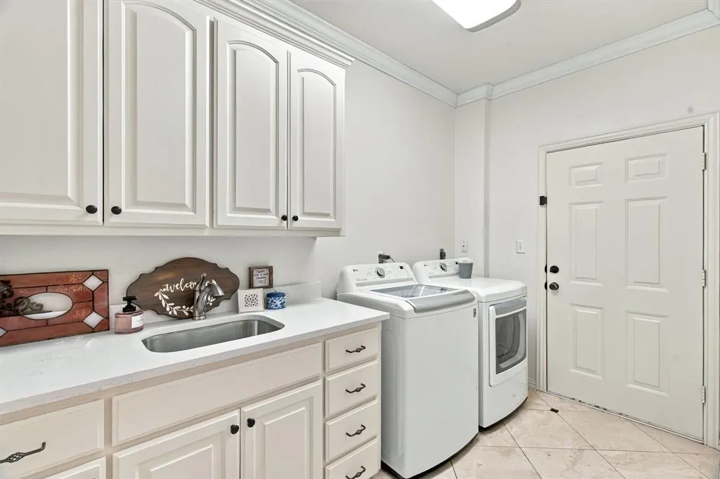 359 Leeward Circle