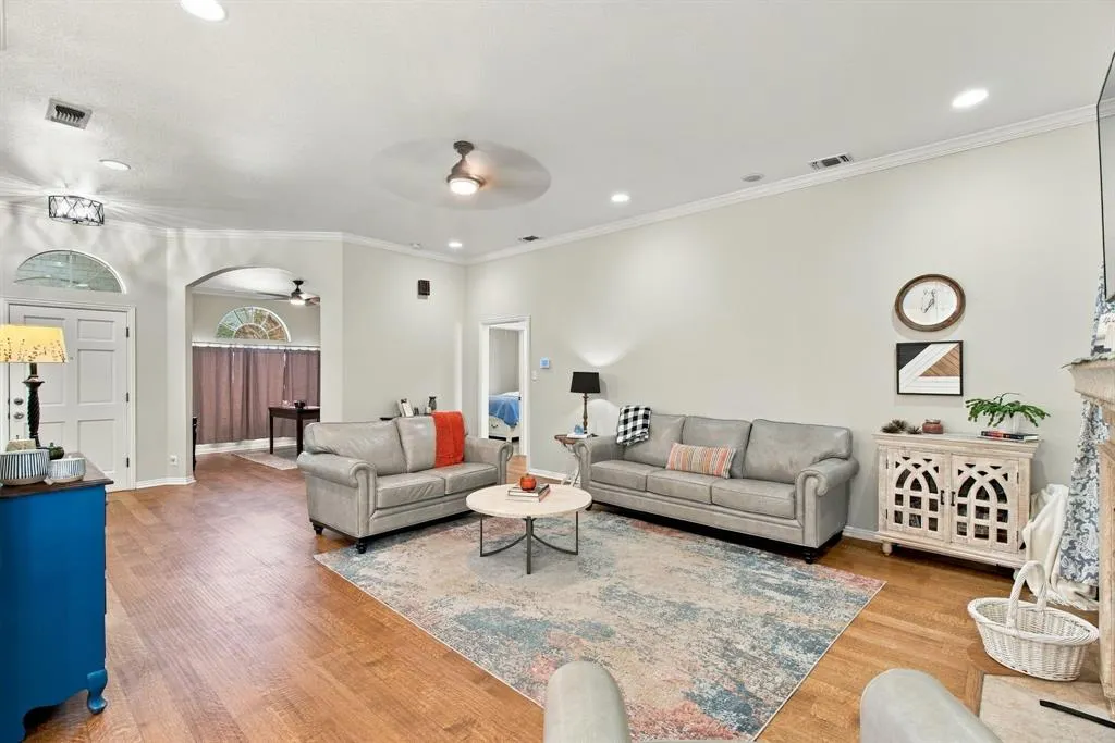 359 Leeward Circle