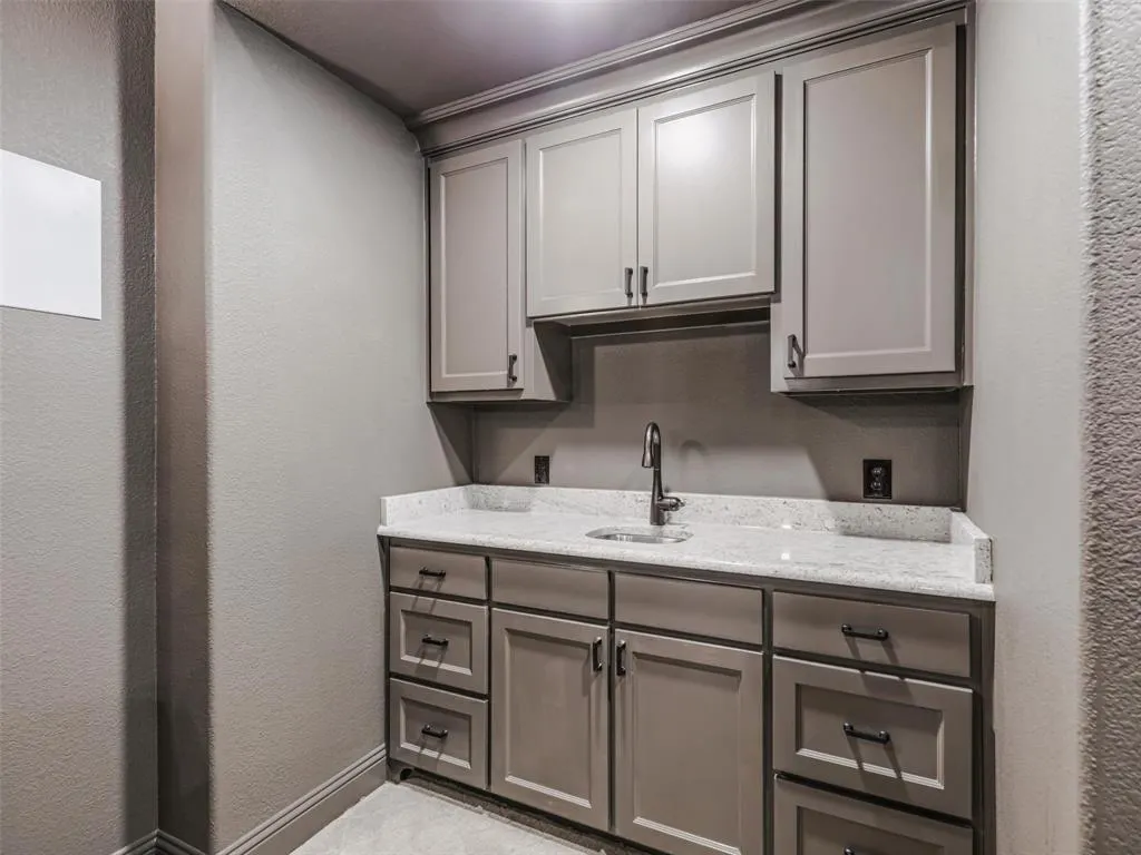 12921 Railhead Court