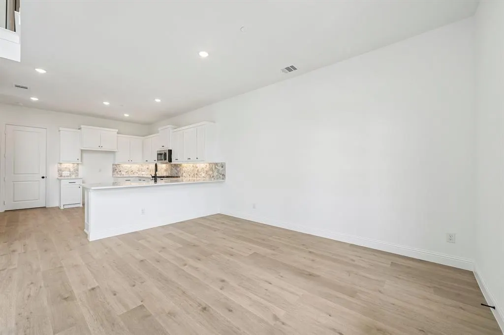 1374 Marsh Lane