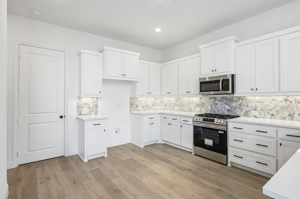 1374 Marsh Lane