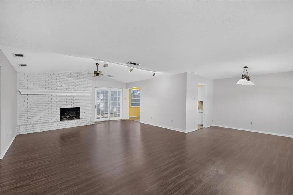 432 Sandy Trail