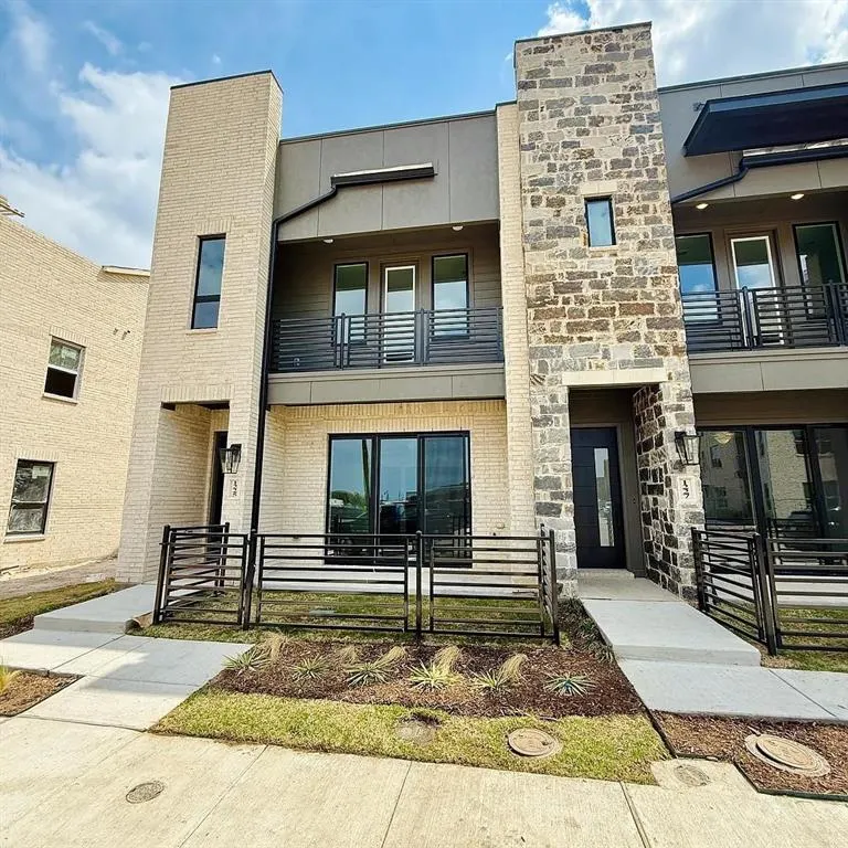 1225 Doris May Drive