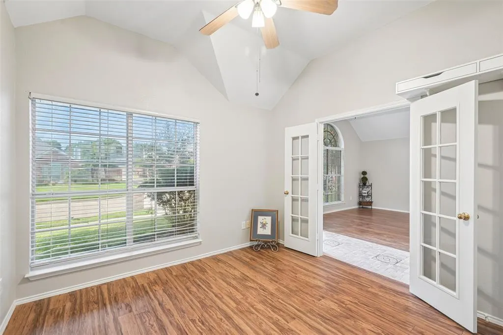 3901 Rolling Hills Drive