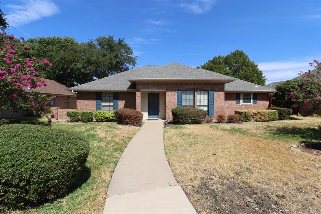3709 Racquet Court
