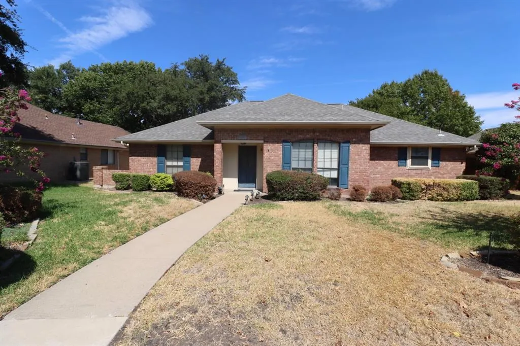 3709 Racquet Court