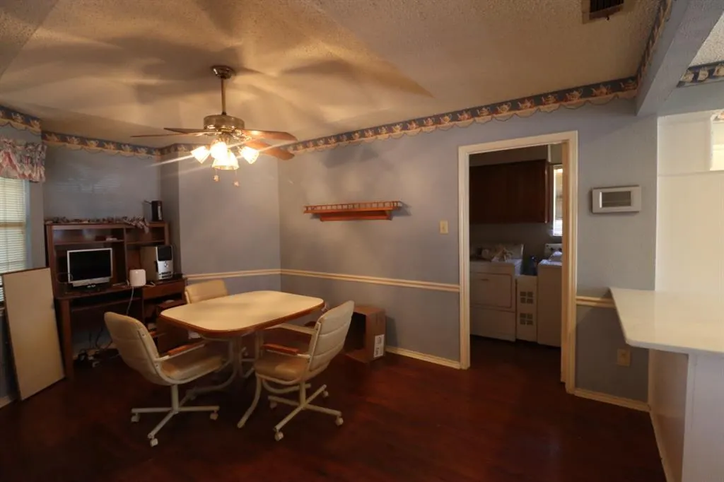 3709 Racquet Court