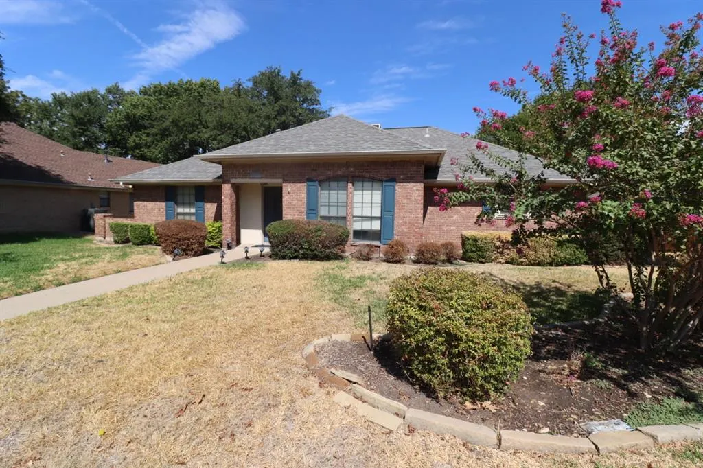 3709 Racquet Court