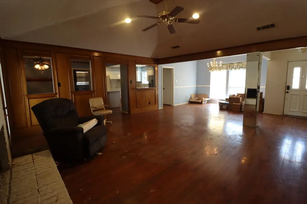 3709 Racquet Court