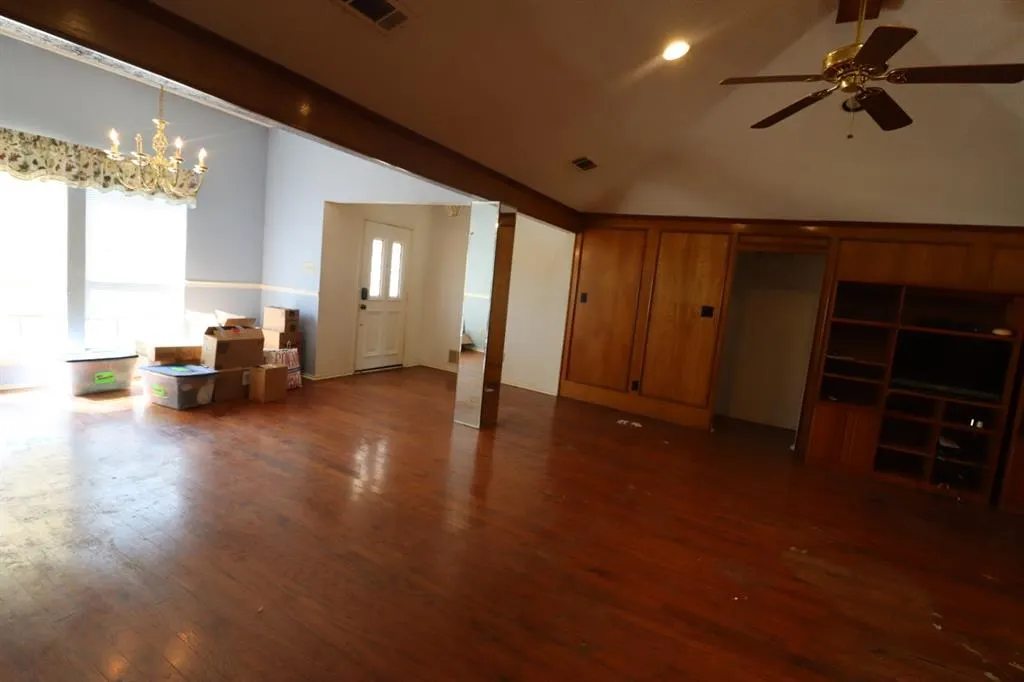 3709 Racquet Court