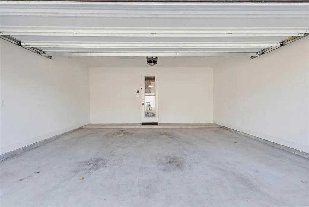 3201 Casa Blanca Street