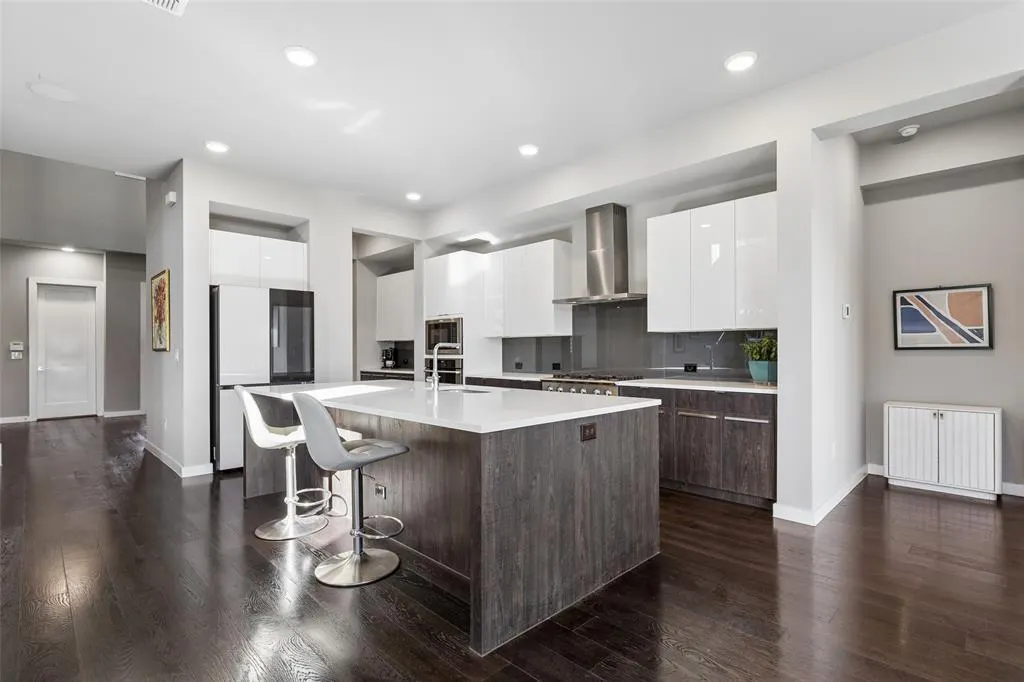 4151 Woodbine Lane