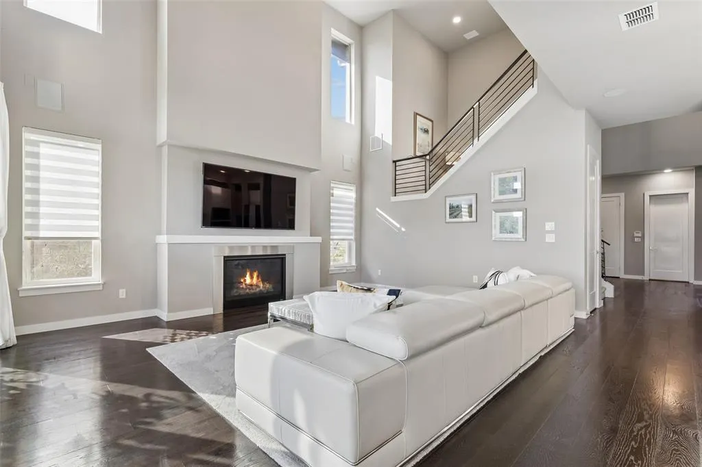 4151 Woodbine Lane