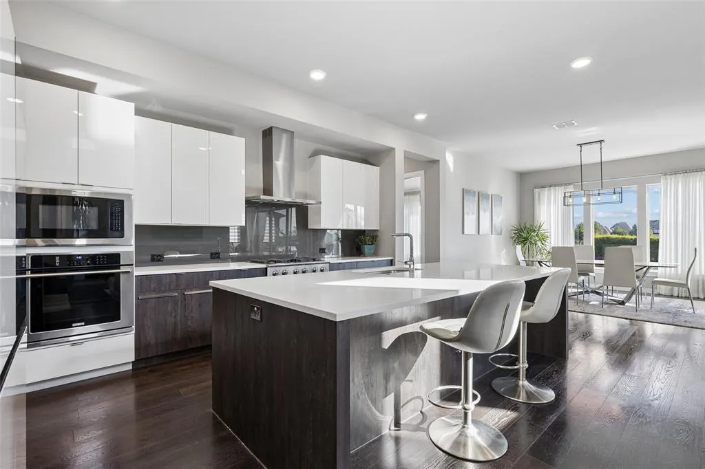 4151 Woodbine Lane