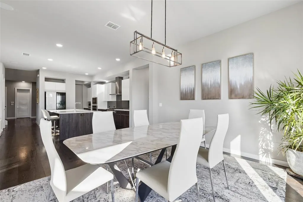 4151 Woodbine Lane