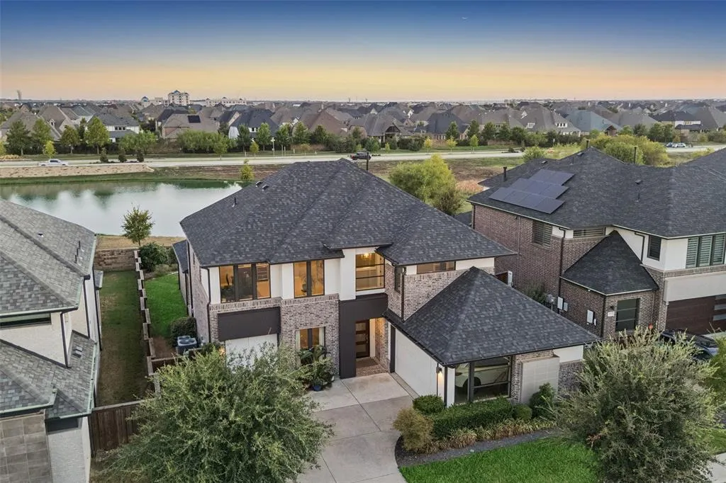 4151 Woodbine Lane