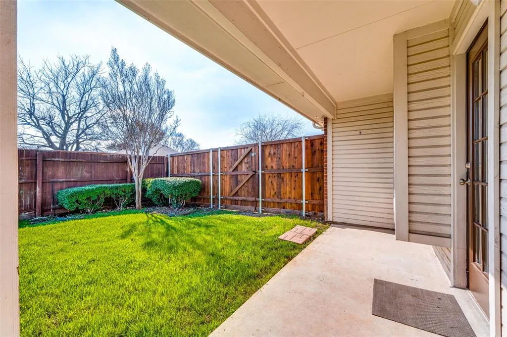 10121 Cambridge Drive