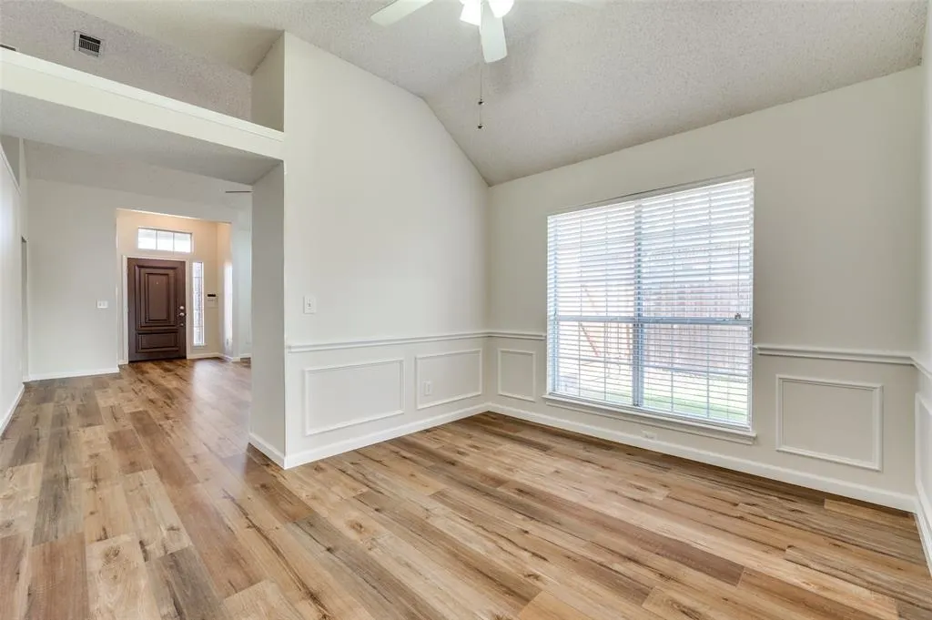 10121 Cambridge Drive