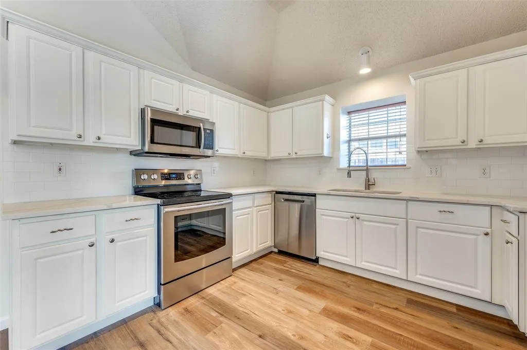 10121 Cambridge Drive