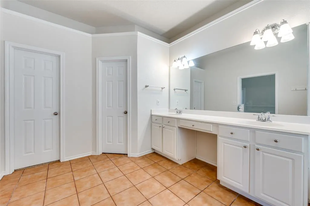 10121 Cambridge Drive